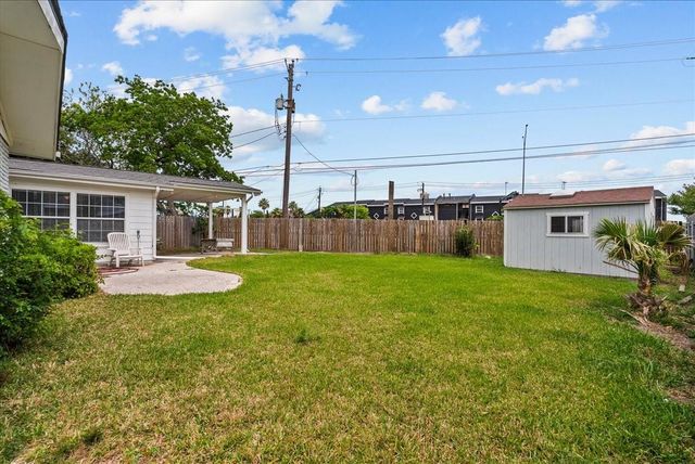 1506 Harbor View Circle, Galveston, TX 77550