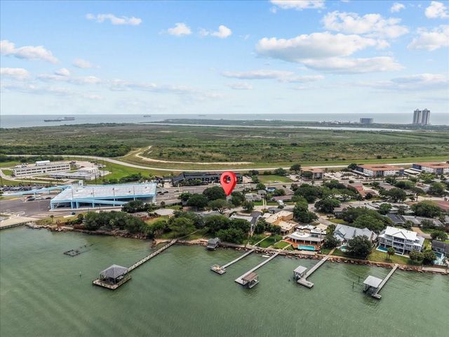 1506 Harbor View Circle, Galveston, TX 77550