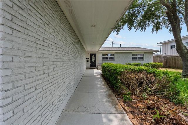 1506 Harbor View Circle, Galveston, TX 77550