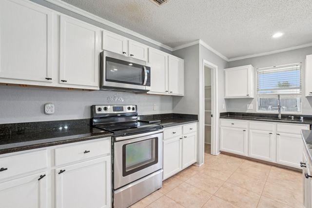 2304 Red Oak Drive, Little Elm, TX 75068