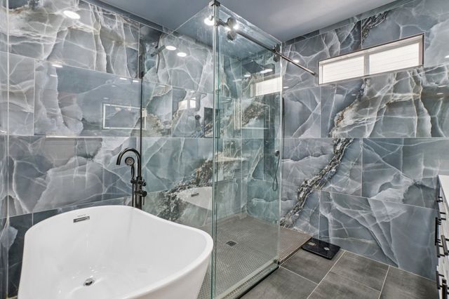 2304 Red Oak Drive, Little Elm, TX 75068
