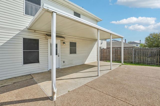 2304 Red Oak Drive, Little Elm, TX 75068