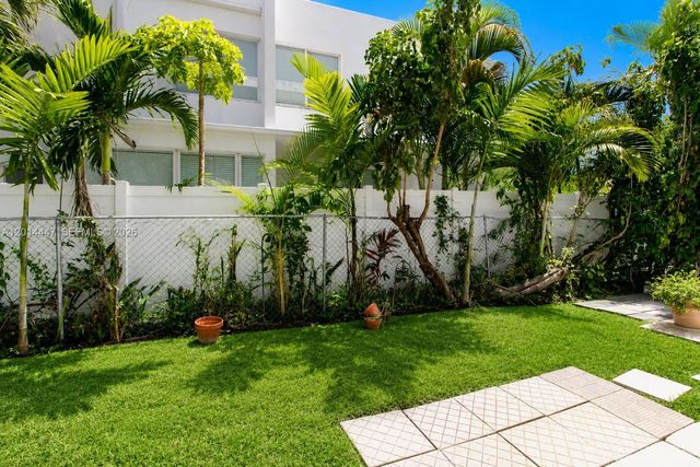 1900 NE 8th Ct 105, Fort Lauderdale, FL 33304