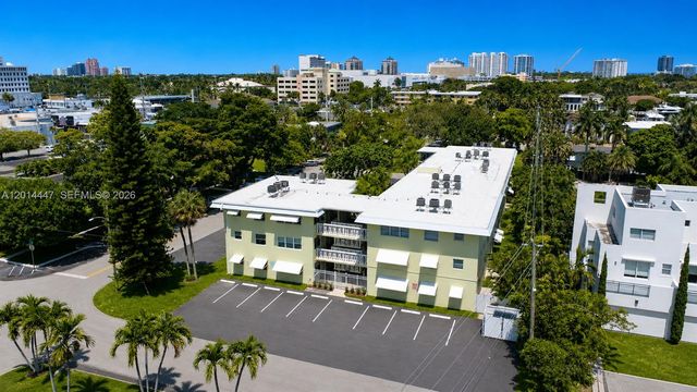 1900 NE 8th Ct 105, Fort Lauderdale, FL 33304