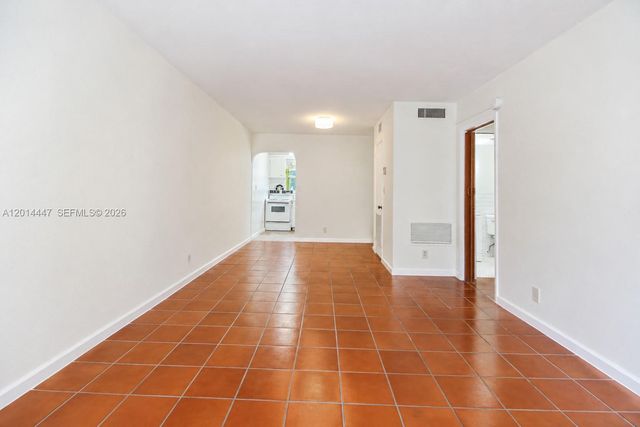 1900 NE 8th Ct 105, Fort Lauderdale, FL 33304