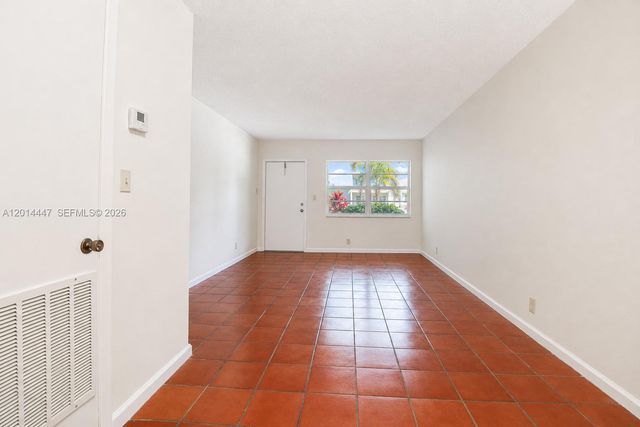1900 NE 8th Ct 105, Fort Lauderdale, FL 33304