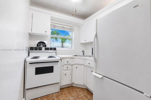 1900 NE 8th Ct 105, Fort Lauderdale, FL 33304