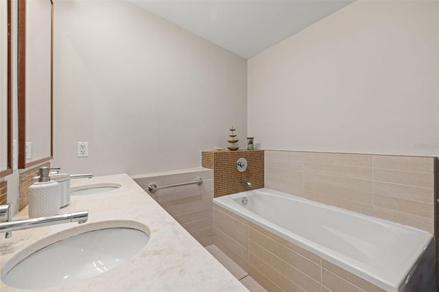 912 CHANNELSIDE DRIVE 2517, Tampa, FL 33602