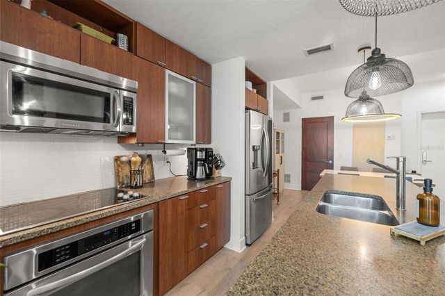 912 CHANNELSIDE DRIVE 2517, Tampa, FL 33602