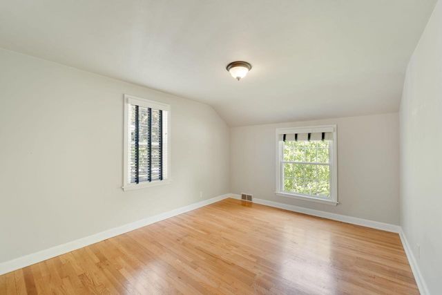 5639 N Bay Ridge AVENUE, Whitefish Bay, WI 53217
