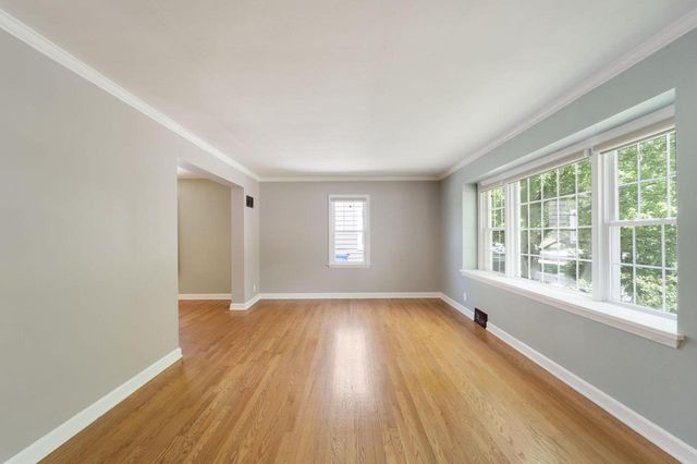 5639 N Bay Ridge AVENUE, Whitefish Bay, WI 53217