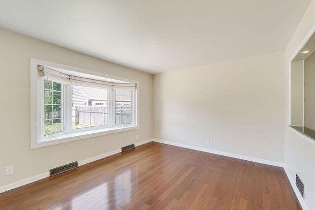 5639 N Bay Ridge AVENUE, Whitefish Bay, WI 53217
