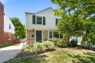 5639 N Bay Ridge AVENUE, Whitefish Bay, WI 53217