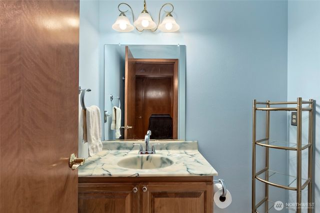 2345 W Beach Road, Oak Harbor, WA 98277