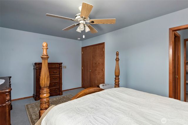2345 W Beach Road, Oak Harbor, WA 98277