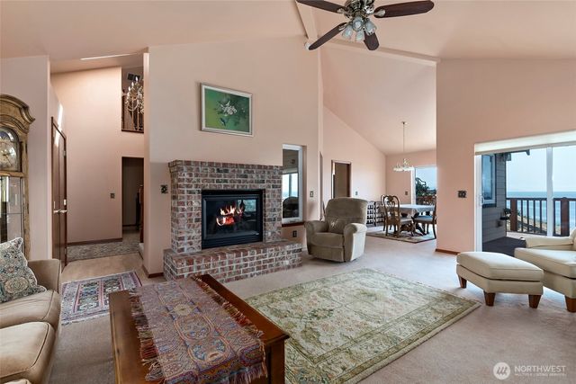 2345 W Beach Road, Oak Harbor, WA 98277
