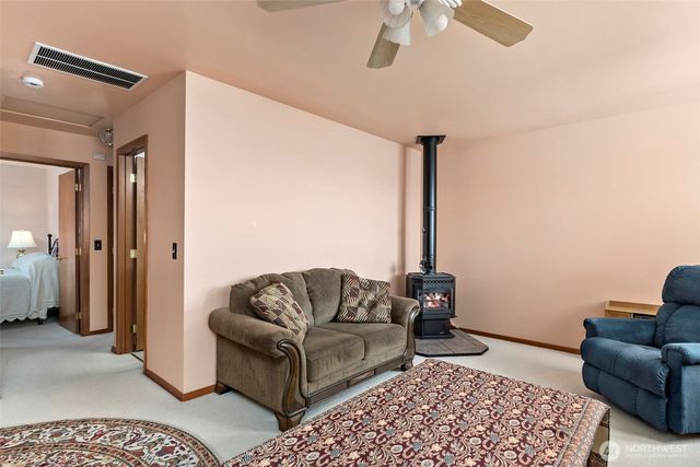 2345 W Beach Road, Oak Harbor, WA 98277