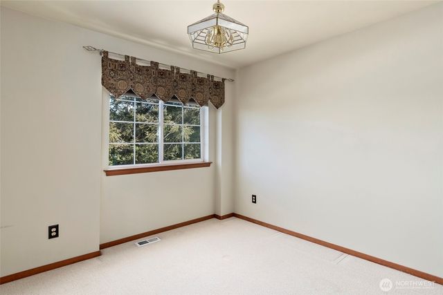 2345 W Beach Road, Oak Harbor, WA 98277