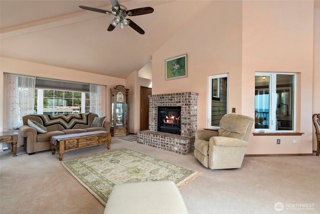 2345 W Beach Road, Oak Harbor, WA 98277