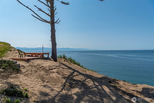 2345 W Beach Road, Oak Harbor, WA 98277