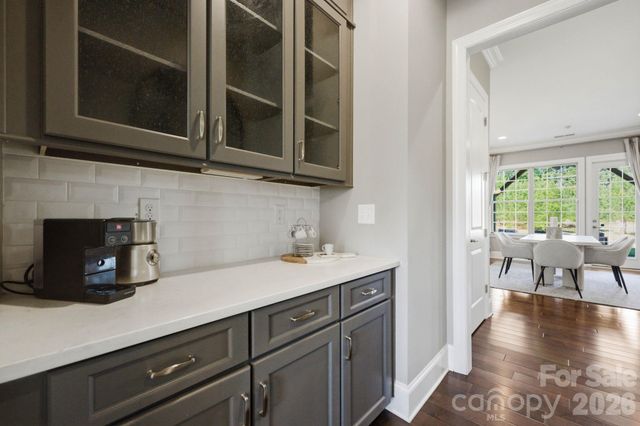 1020 Liggets Drive, Matthews, NC 28104