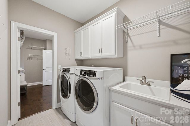 1020 Liggets Drive, Matthews, NC 28104