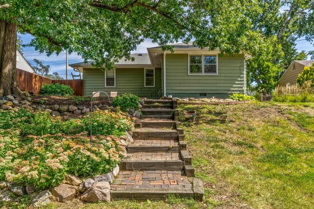 912 19th Street, West Des Moines, IA 50265
