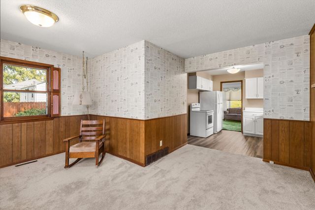 912 19th Street, West Des Moines, IA 50265