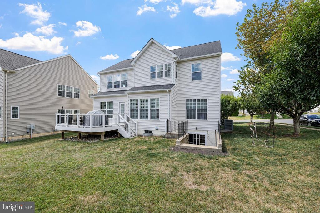 8931 YELLOWLEG CT, Gainesville, VA 20155