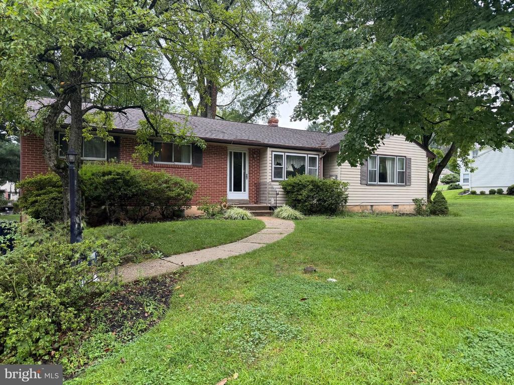 15 RUTGERS DR, EXTON, PA 19341 — exterior