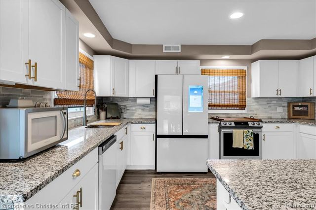 24600 Manistee Street, Oak Park, MI 48237