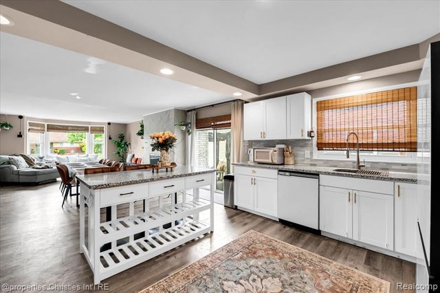 24600 Manistee Street, Oak Park, MI 48237