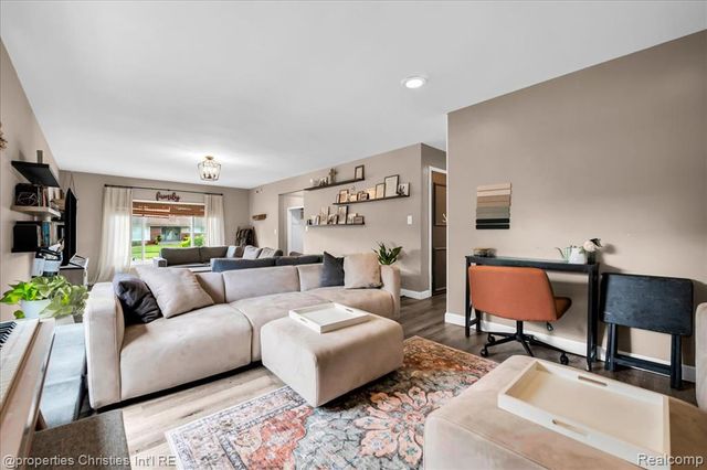 24600 Manistee Street, Oak Park, MI 48237