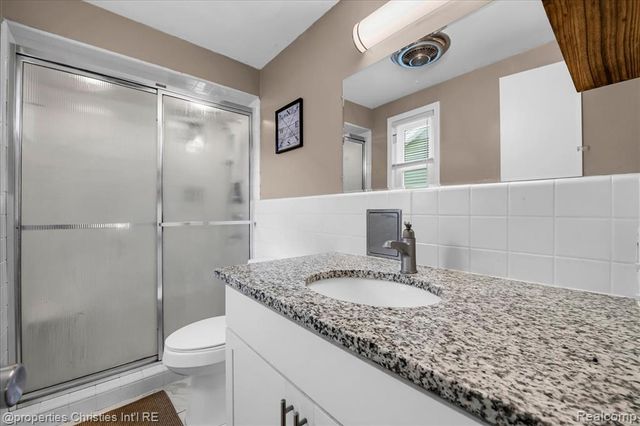 24600 Manistee Street, Oak Park, MI 48237