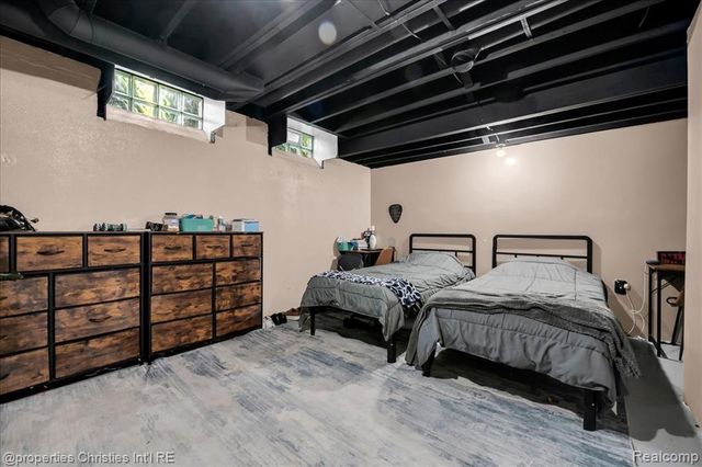 24600 Manistee Street, Oak Park, MI 48237