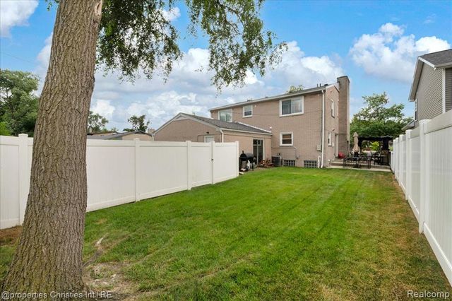 24600 Manistee Street, Oak Park, MI 48237