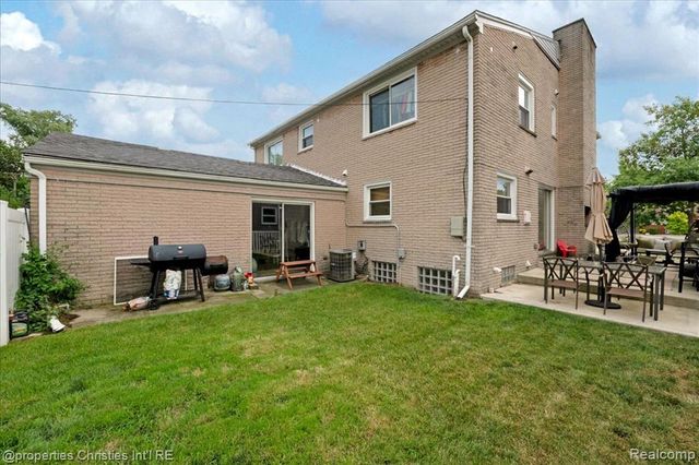 24600 Manistee Street, Oak Park, MI 48237