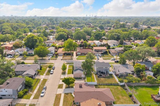 24600 Manistee Street, Oak Park, MI 48237