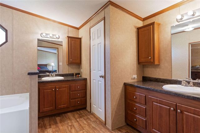 14889 HWY 311 Highway, Green Forest, AR 72638