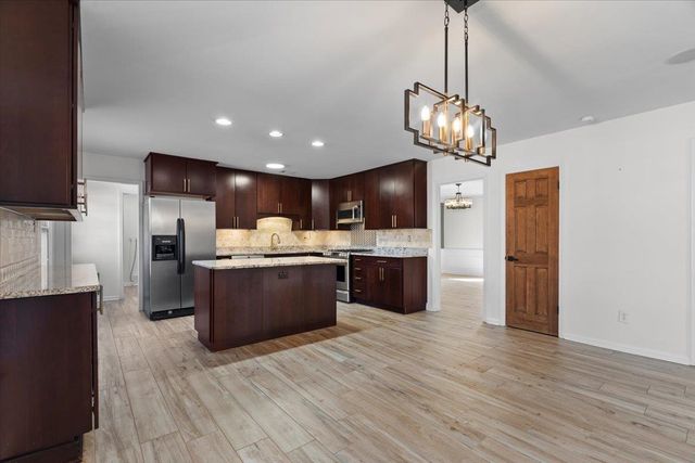 2887 MIKEYAIR DR, Germantown, TN 38138