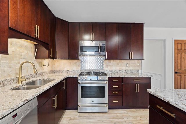 2887 MIKEYAIR DR, Germantown, TN 38138