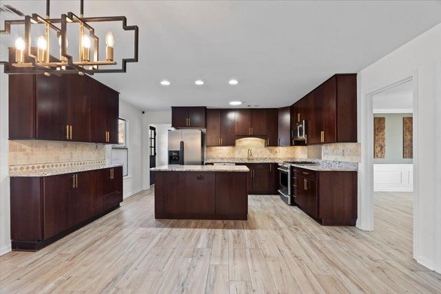 2887 MIKEYAIR DR, Germantown, TN 38138