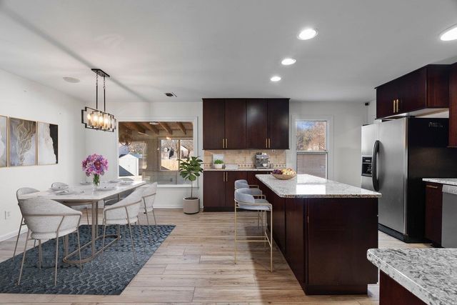 2887 MIKEYAIR DR, Germantown, TN 38138