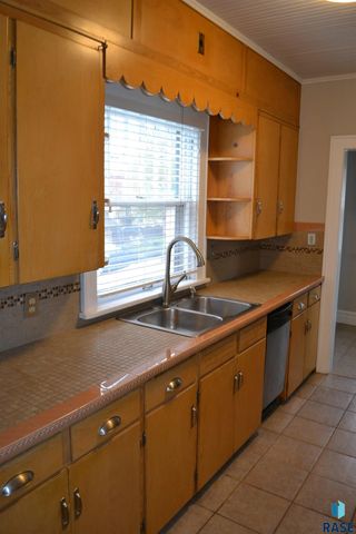 202 E 18th St Street, Sioux Falls, SD 57104