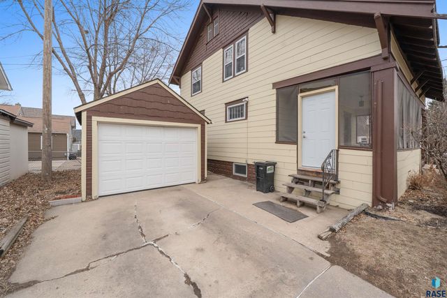 202 E 18th St Street, Sioux Falls, SD 57104