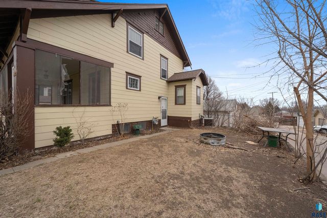 202 E 18th St Street, Sioux Falls, SD 57104