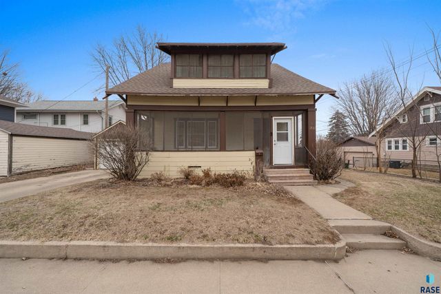 202 E 18th St Street, Sioux Falls, SD 57104