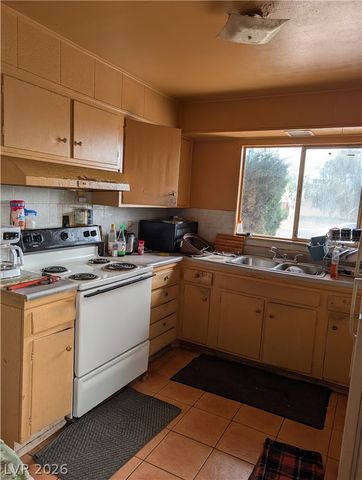 2000 Constantine Avenue, Las Vegas, NV 89101