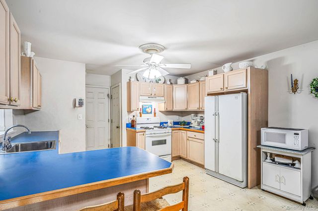 23 School Street, Lake Ronkonkoma, NY 11779
