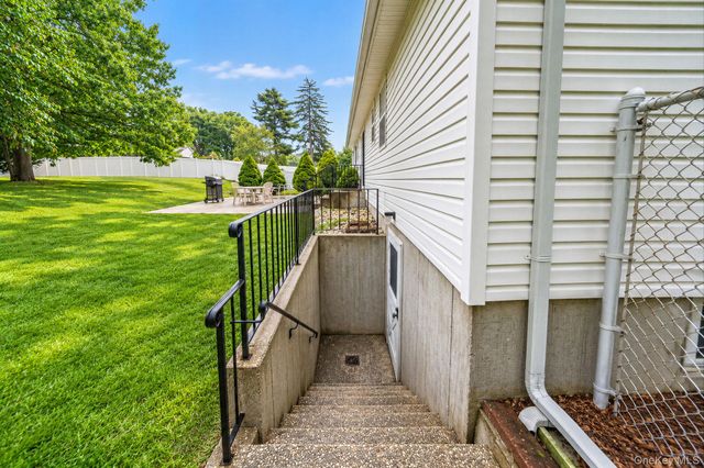 23 School Street, Lake Ronkonkoma, NY 11779